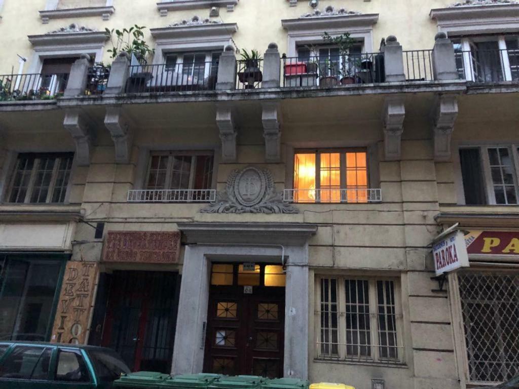 Petra'S Tranquil Nest In Downtown Budapest Exterior photo